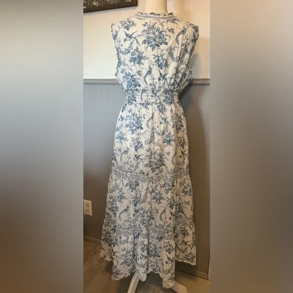 Max Studio White Maxi Dress with Light Blue Floral Print - Picture 4 of 8